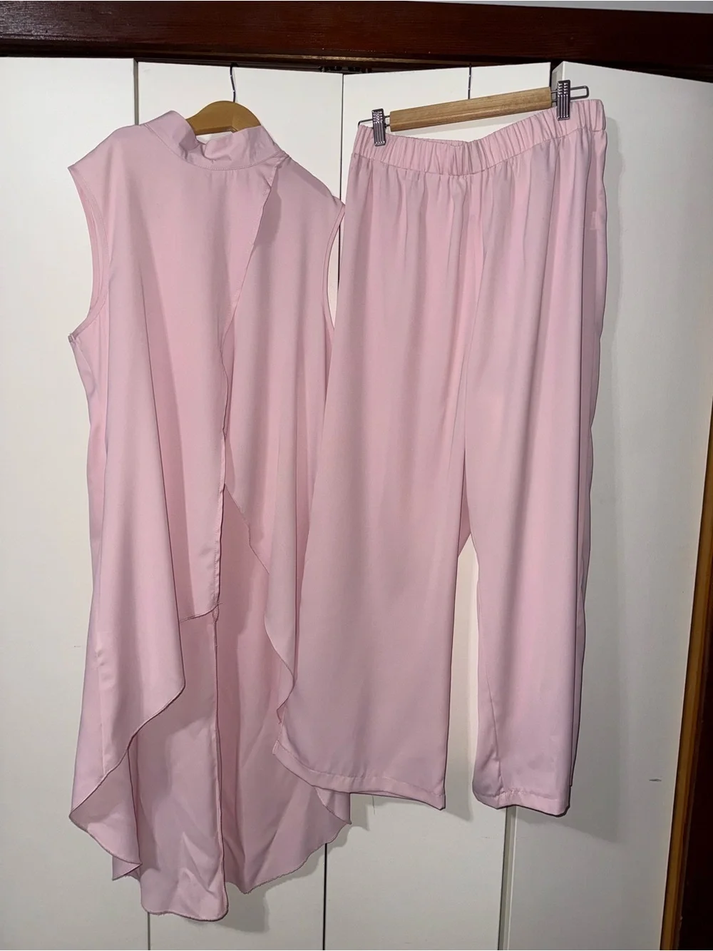 Women’s Pink Two-Piece Sleeveless Top & Wide-Leg Pants Set